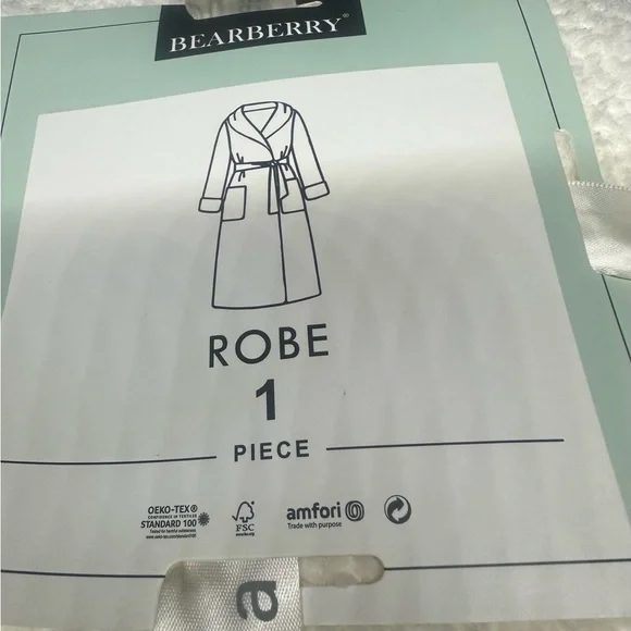 White Robe - Picture 2 of 2